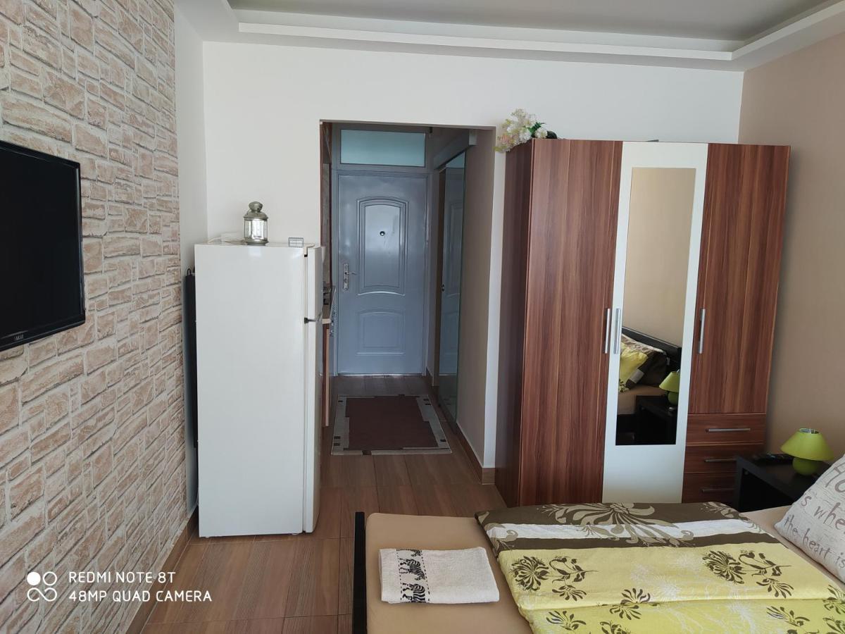 Mira Apartman Apartamento Keszthely Exterior foto